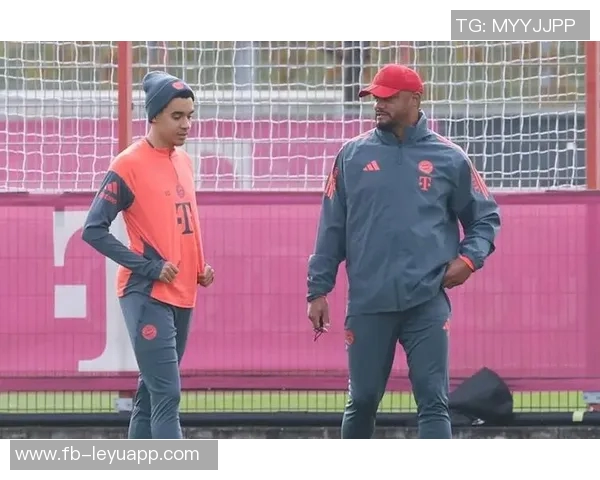 孔帕尼透露穆西亚拉正在进行个人训练期待他在未来三场比赛中复出